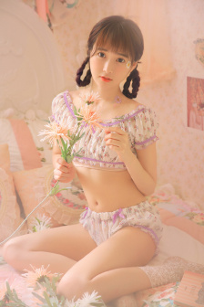 二次元动漫人物桶动漫人物游戏
